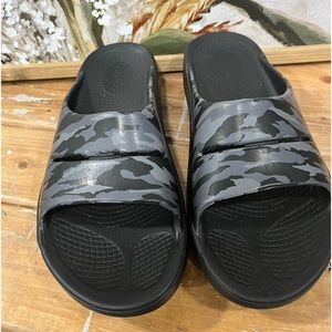 Oofos recovery footwear